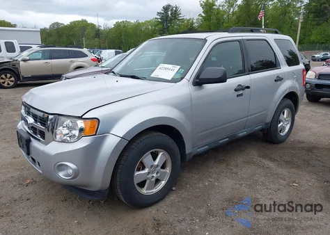 2011 Ford Escape Xlt z USA, uszkodzony, nr VIN 1FMCU9D72BKA46722